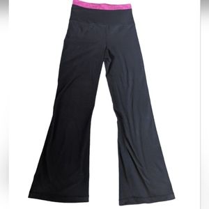 Woman's Lululemon Black High Rise Flare Leggings- Size Large/ 12